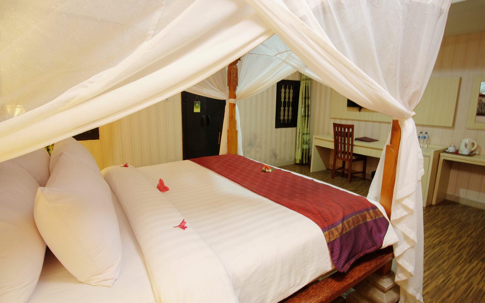 Puri Saron Senggigi Hotel Esterno foto