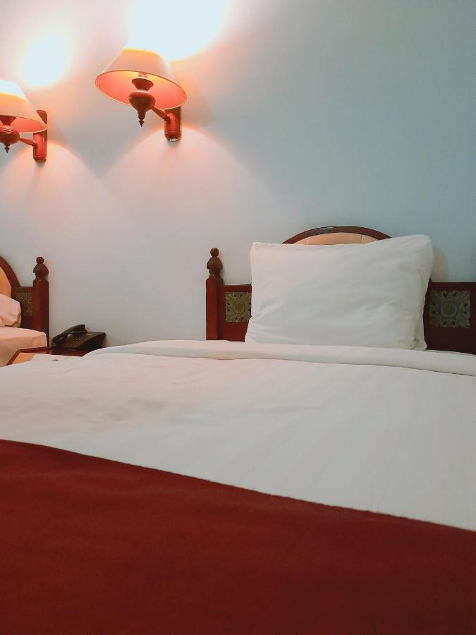 Puri Saron Senggigi Hotel Esterno foto