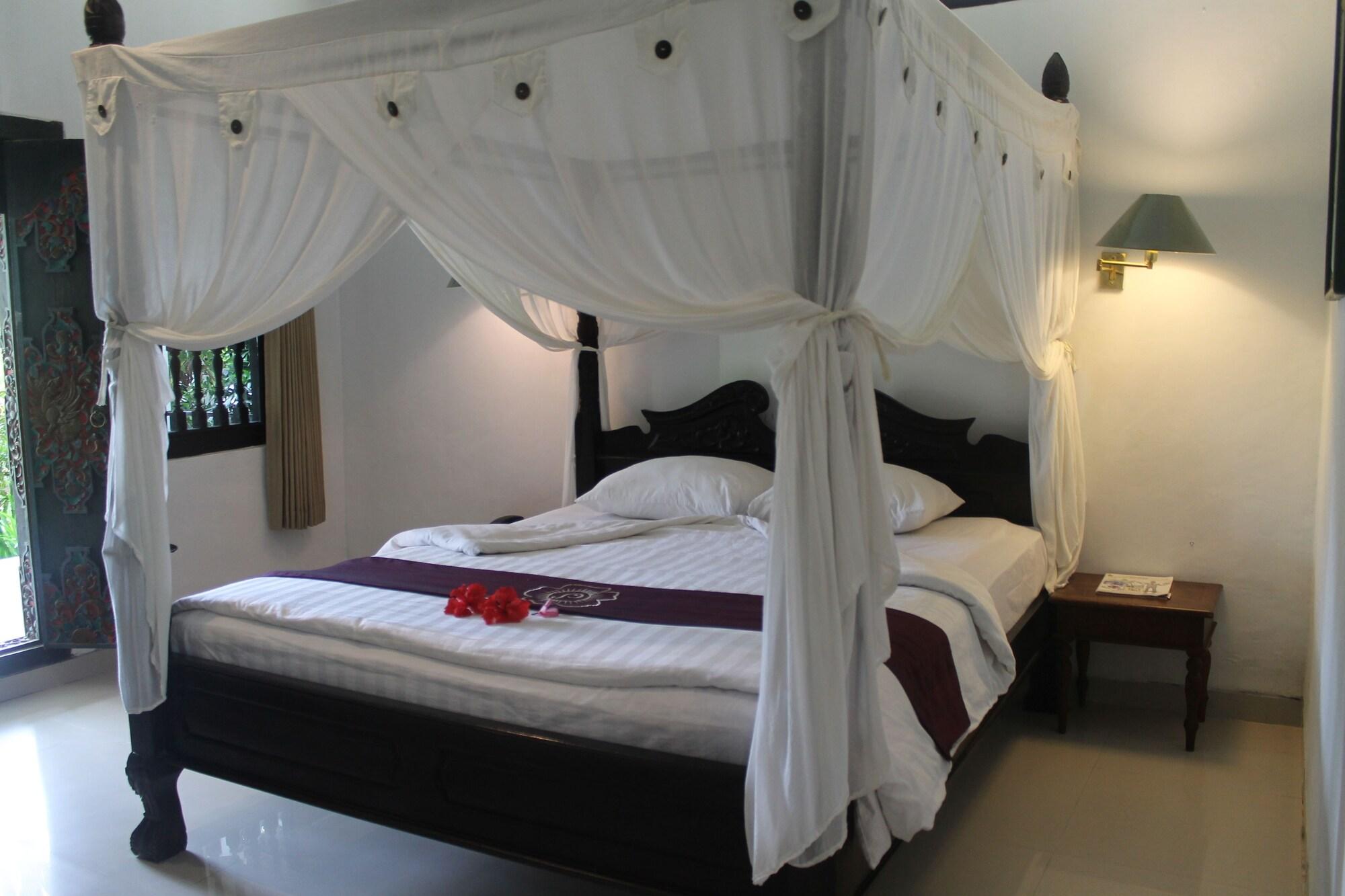 Puri Saron Senggigi Hotel Esterno foto
