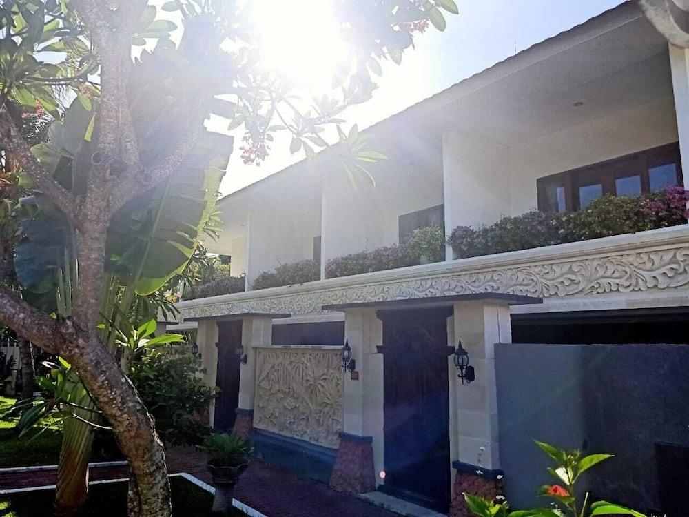Puri Saron Senggigi Hotel Esterno foto