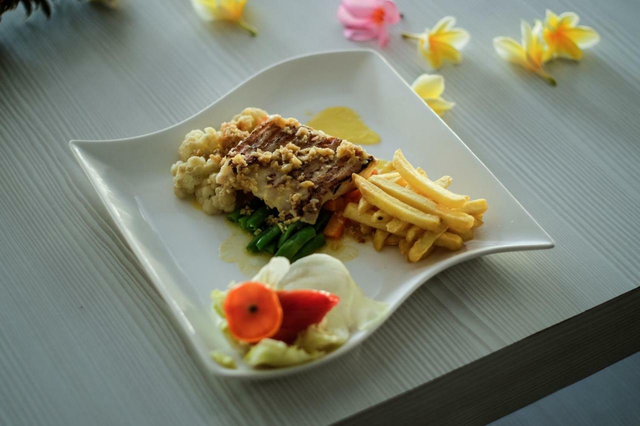 Puri Saron Senggigi Hotel Esterno foto