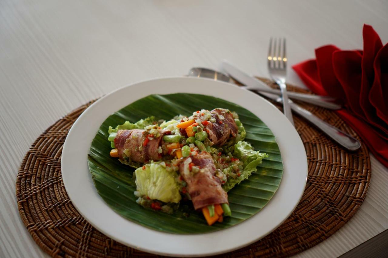 Puri Saron Senggigi Hotel Esterno foto