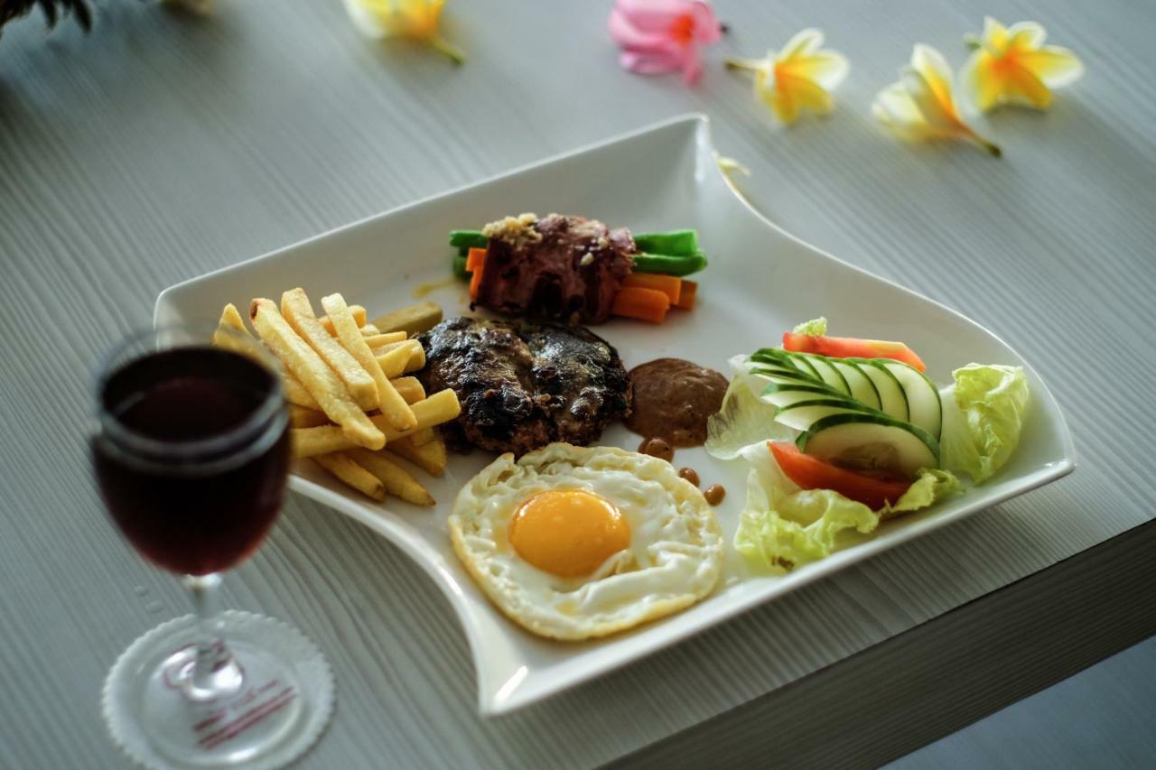 Puri Saron Senggigi Hotel Esterno foto